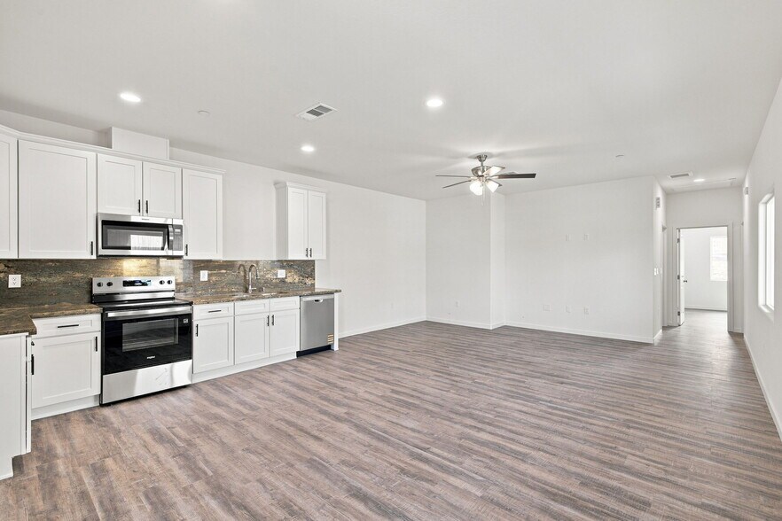 More Photos Of 9121 Prometheus Dr, Bakersfield Apartments For Sale