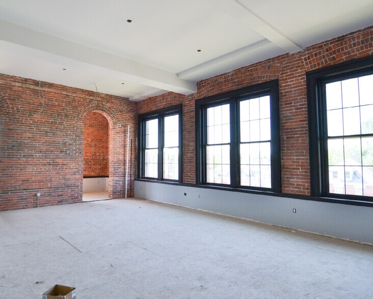 More Photos Of 725 Bellows Ave, Columbus Office Residential For Sale