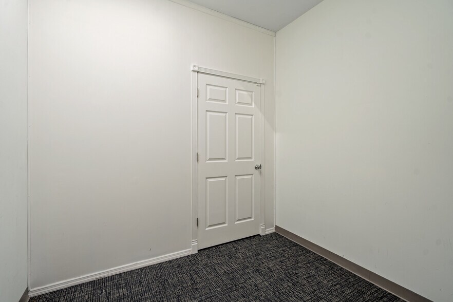 More Photos Of 510 Montauk Hwy, West Islip Office For Lease