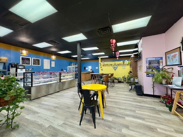 More Photos Of 302 E Dickinson Blvd, Fort Stockton General Retail For Sale