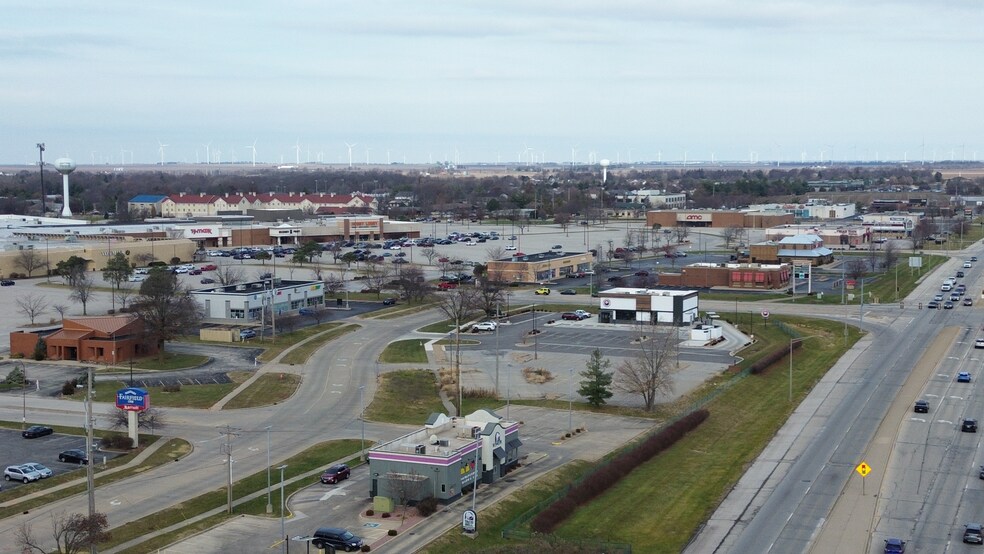 More Photos Of 1340 Hickory Point Dr, Forsyth Land For Lease