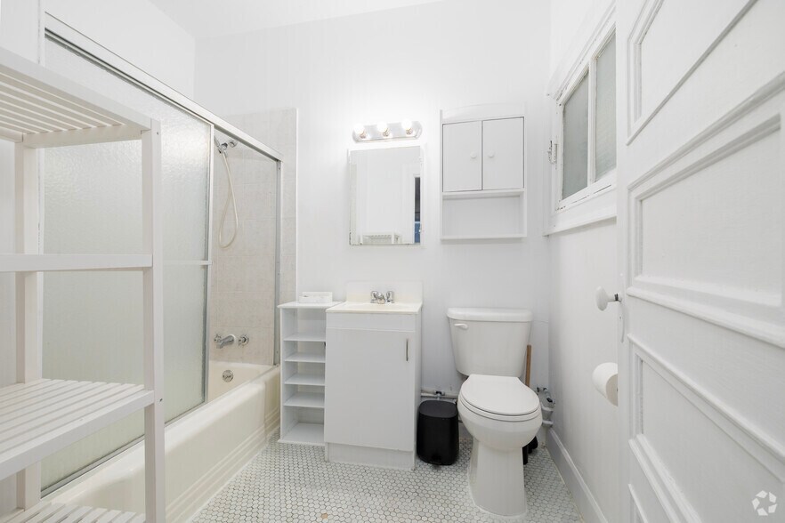 More Photos Of 2310 Rue Guy, Montréal Apartments For Lease