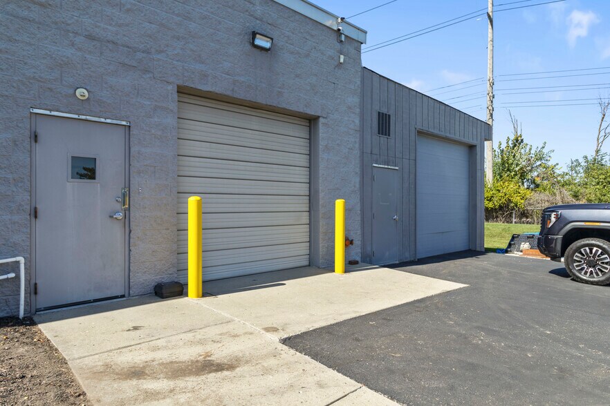 8740 E 30th St, Indianapolis, IN 46219 Flex/R&D For Lease