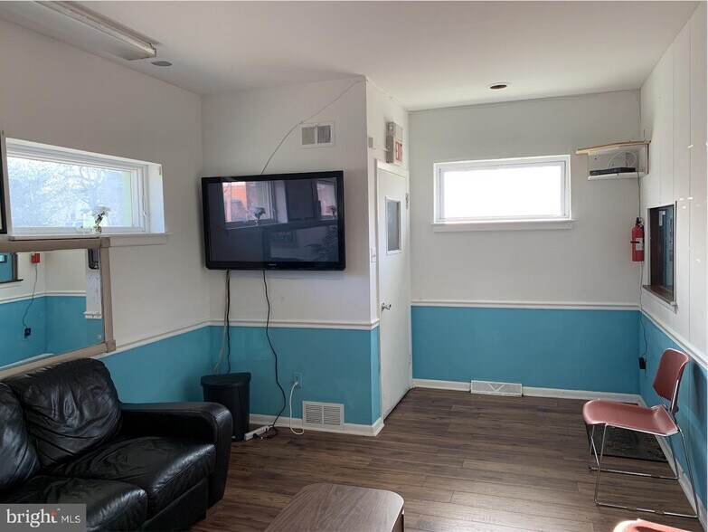 More Photos Of 2809 River Rd, Camden Medical For Sale