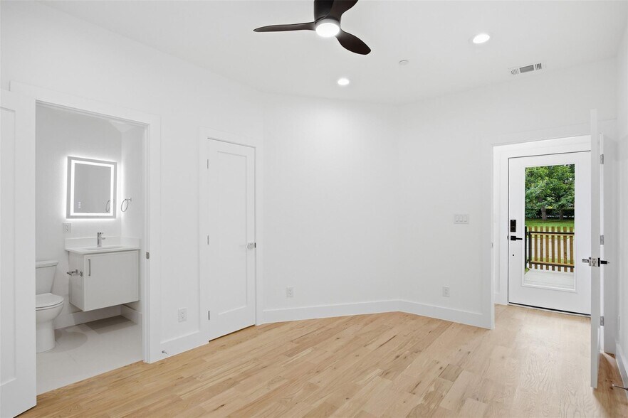 More Photos Of 4605 Belmont Ave, Dallas Apartments For Sale