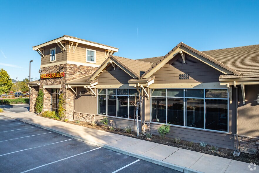 More Photos Of 32881 Temecula Pky S, Temecula Bank For Sale