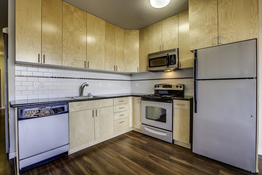 More Photos Of 1900 Queen Anne Ave N, Seattle Apartments For Lease