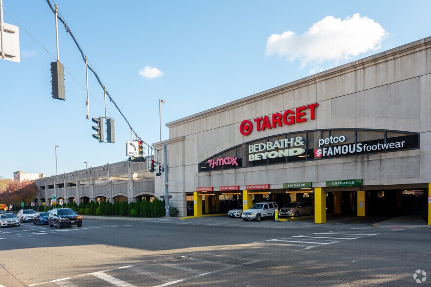 More Photos Of 500-600 E Sandford Blvd, Mount Vernon General Retail For Lease