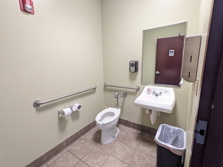 More Photos Of 265 Tanglewood Ln, Silverthorne Medical For Lease