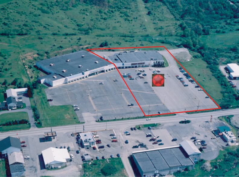 More Photos Of 4174-4192 Glades Pike, Somerset Department Store For Lease