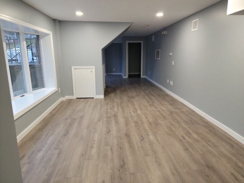 More Photos Of 110 W Crooked Hill Rd, Pearl River Office For Lease