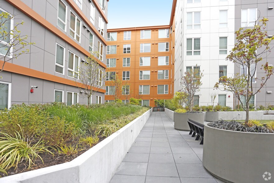 More Photos Of 13280 Linden Ave N, Seattle Apartments For Lease