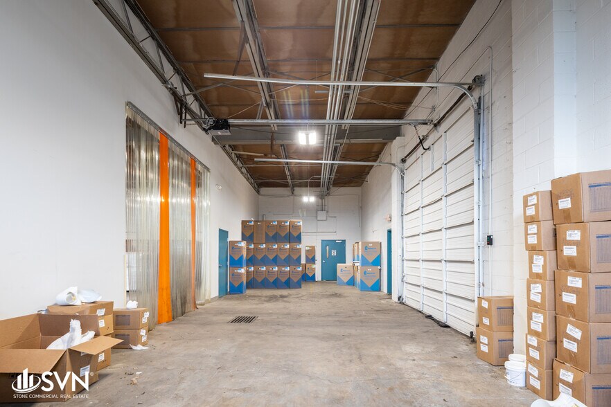 More Photos Of 330 Midland Pl, Lexington Warehouse For Lease