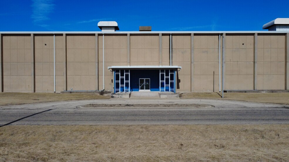 Primary Photo Of 2869 N 3501st Rd, Seneca Manufacturing For Sale