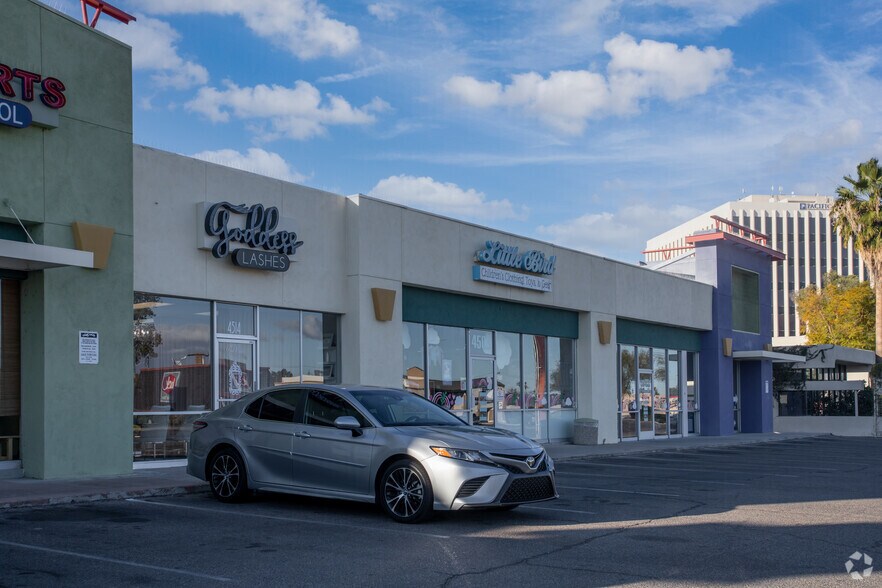 More Photos Of 4500-4588 E Broadway Blvd, Tucson General Retail For Lease