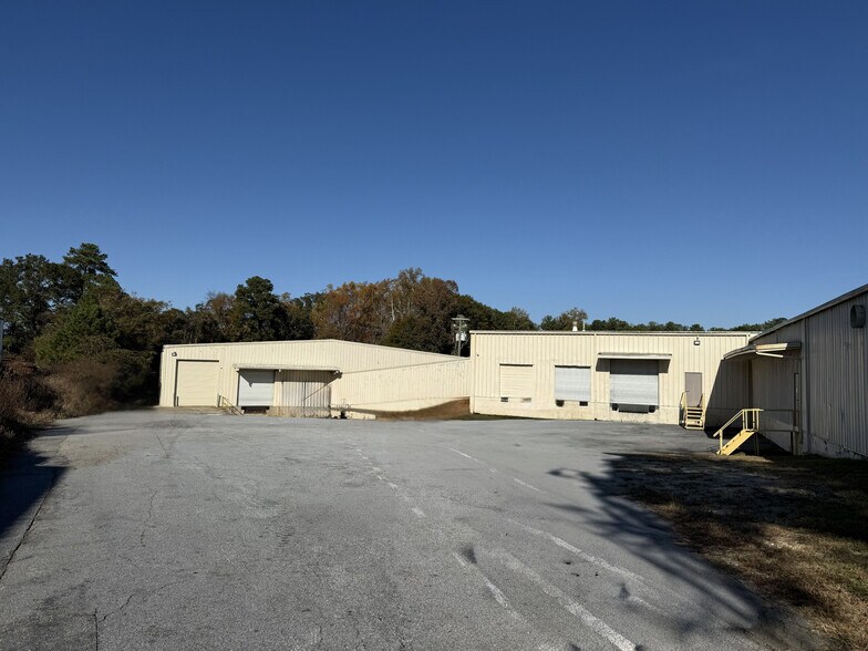 More Photos Of 1718 Highway 138 NE, Conyers Unknown For Lease