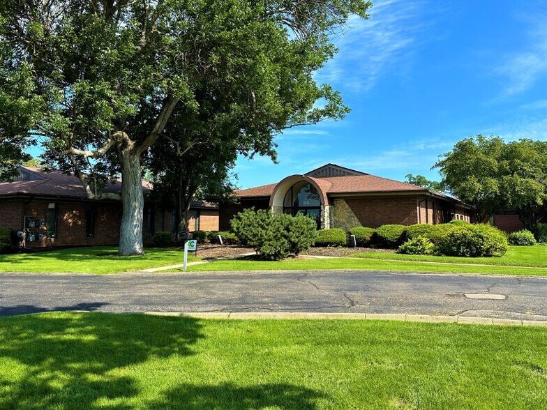 More Photos Of 2211-2219 Arbor Blvd, Dayton Office For Lease