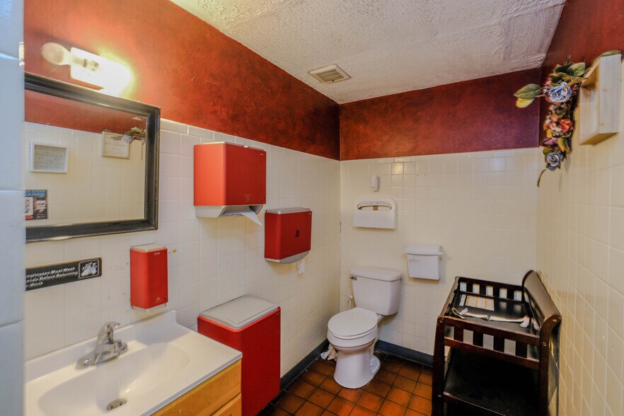 More Photos Of 865 John Marshall Hwy, Front Royal Restaurant For Sale