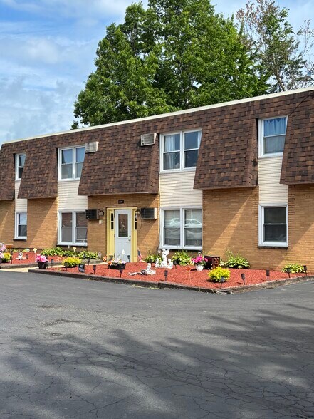 More Photos Of 3041 Fredrick Street, Youngstown Apartments For Sale