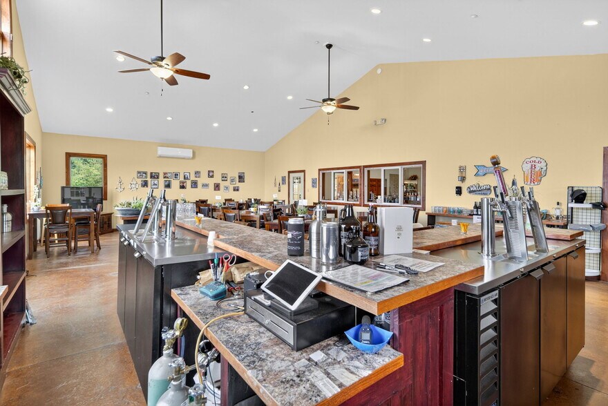 More Photos Of 4200 NY-14, Geneva Specialty For Lease