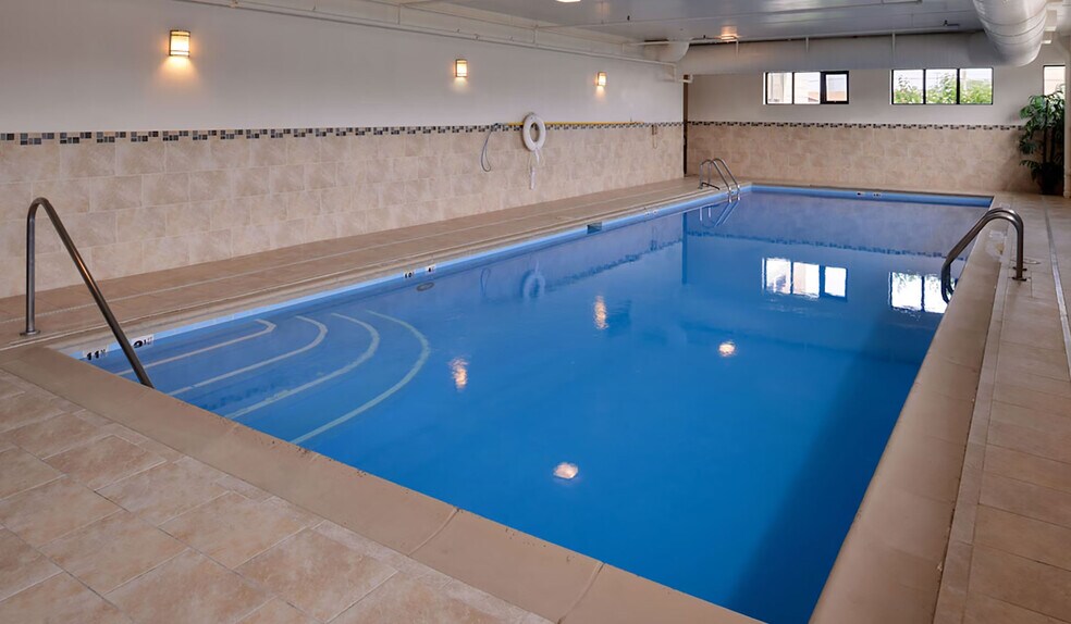 More Photos Of 13330 Cicero Ave, Crestwood Hotel For Sale