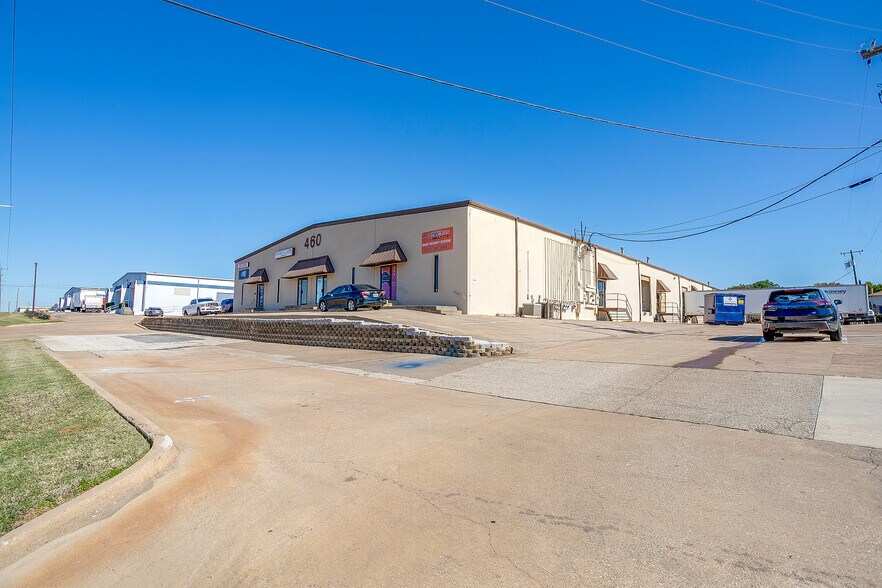 More Photos Of 460 S Belt Line Rd, Irving Warehouse For Lease
