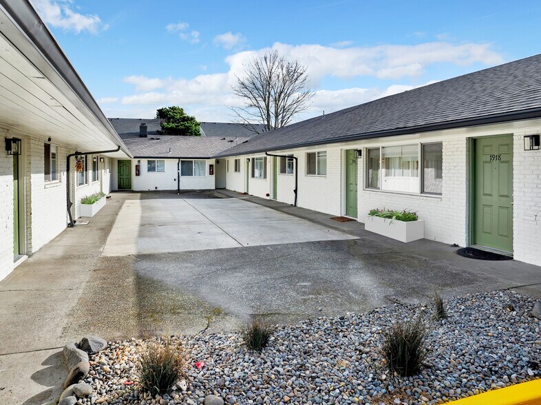 More Photos Of 1904 SE 80th Ave, Portland Apartments For Sale