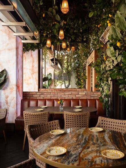 More Photos Of 8722 W 3rd St, Los Angeles Restaurant For Lease