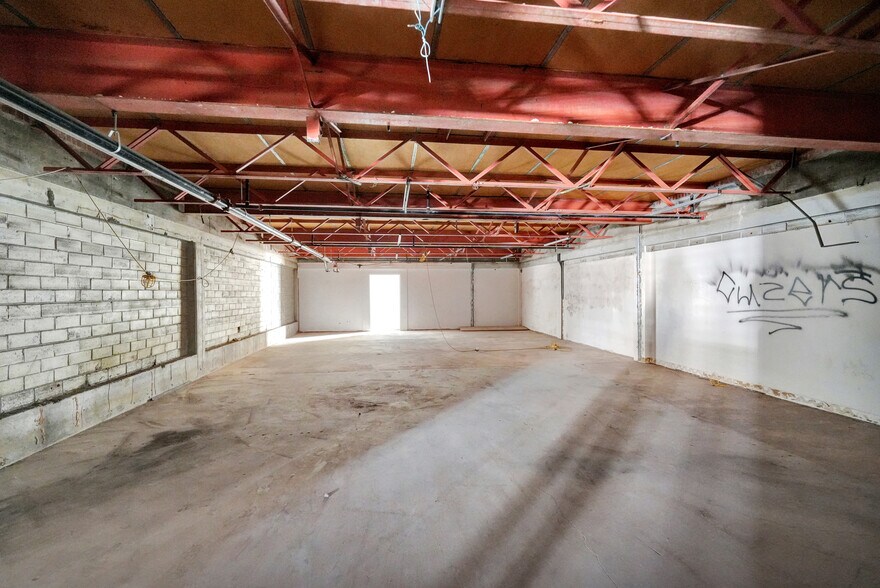 More Photos Of 201 E Illinois Ave, Midland Office For Sale