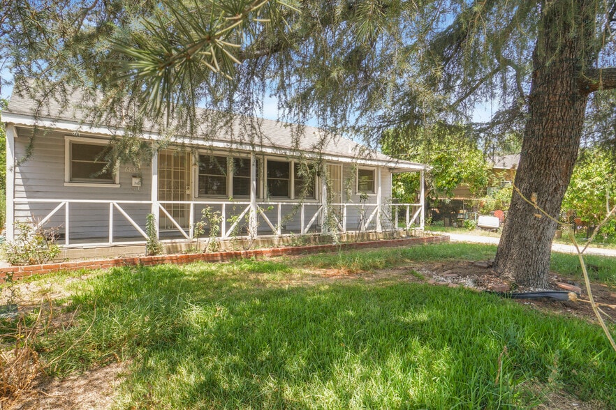 More Photos Of 6833 Simpson Ave, North Hollywood Land For Sale