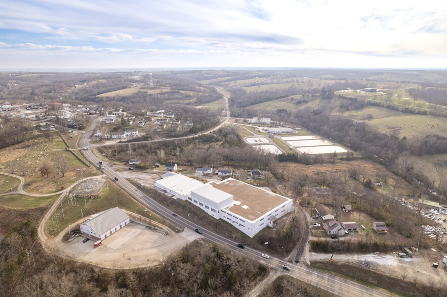 More Photos Of 209 W Main St, Linn Warehouse For Sale