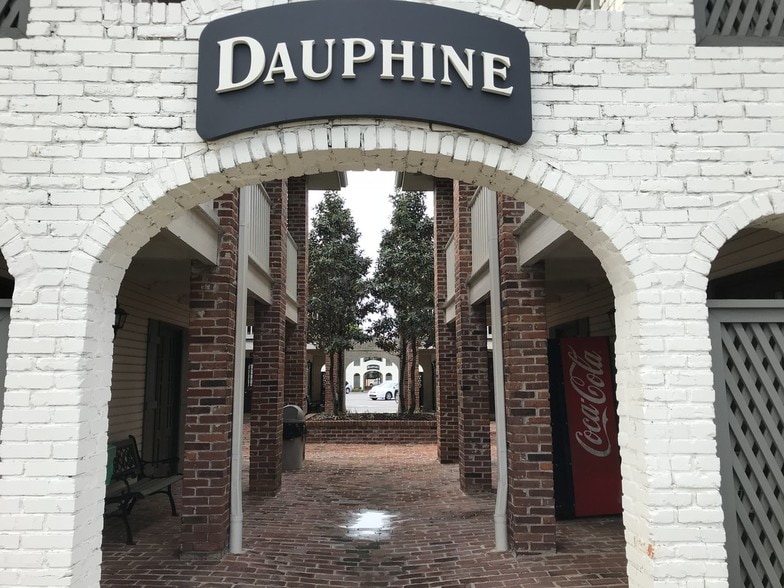 More Photos Of 850 Kaliste Saloom Rd, Lafayette Office Residential For Lease