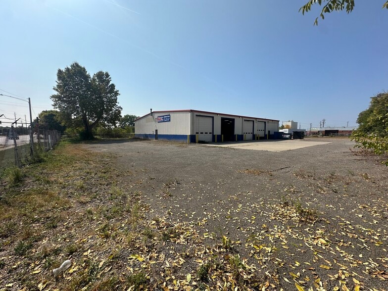 More Photos Of 5301 Crayton Ave, Cleveland Warehouse For Lease