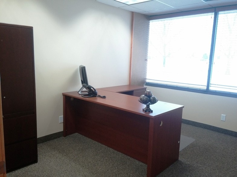 More Photos Of 5885 149th St W, Apple Valley Research And Development For Lease