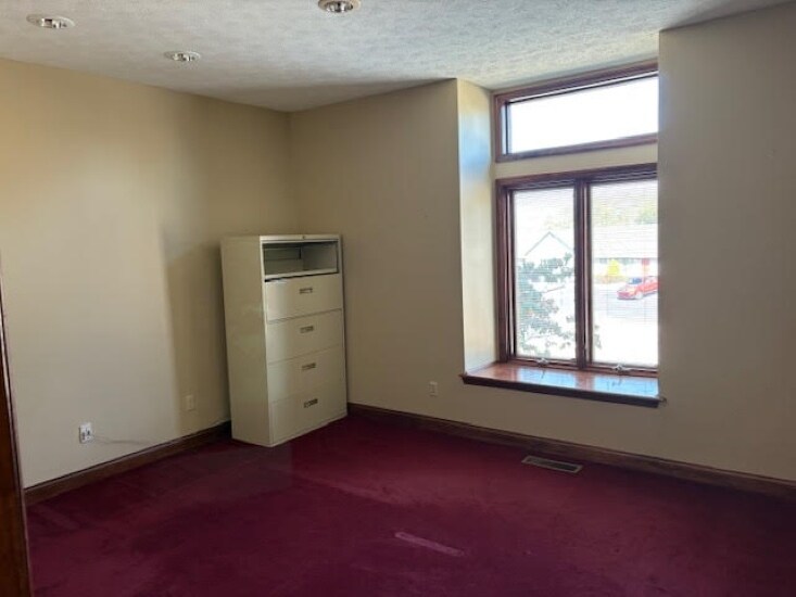 More Photos Of 1081 N University Blvd, Middletown Office For Lease