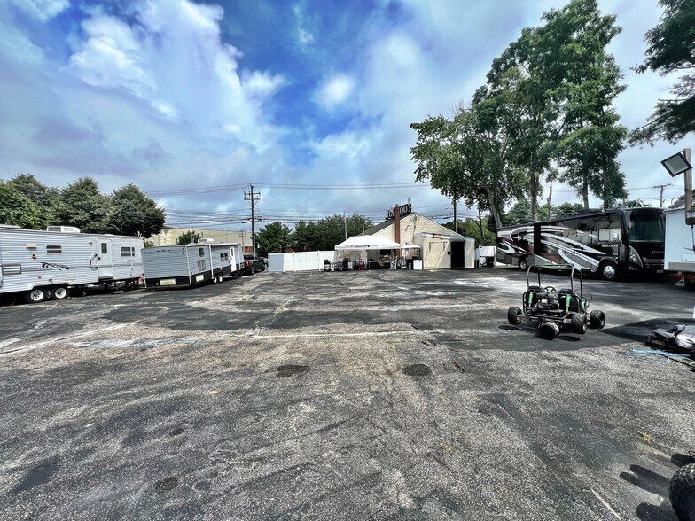 More Photos Of 262 Middle Country Rd, Selden General Retail For Sale