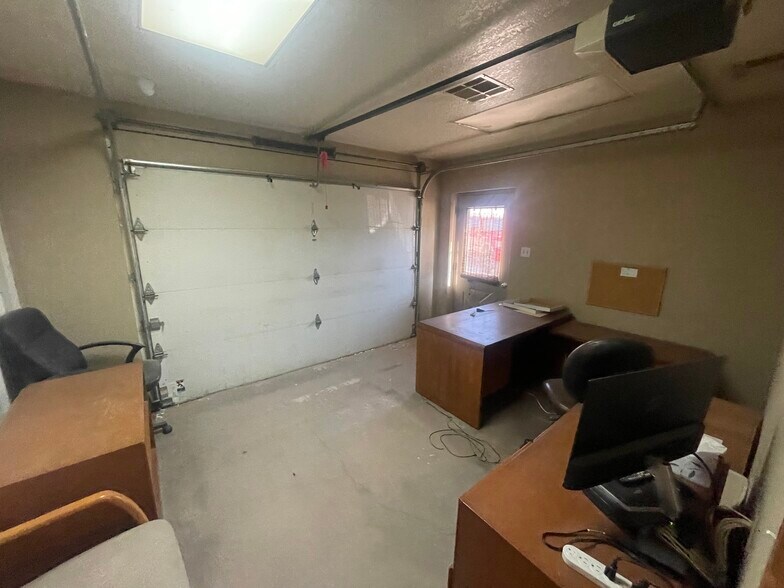 More Photos Of 212 W Heavy Traffic Way, Tulsa Manufacturing For Lease