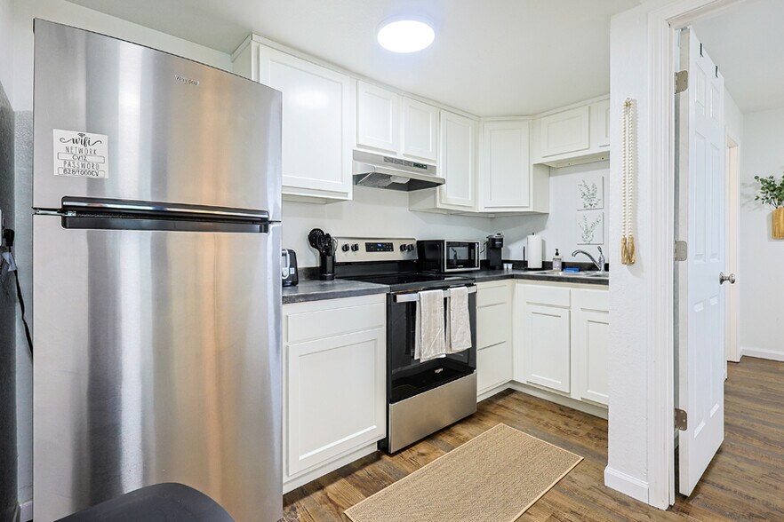 More Photos Of 1121 N College Dr, Maryville Apartments For Sale