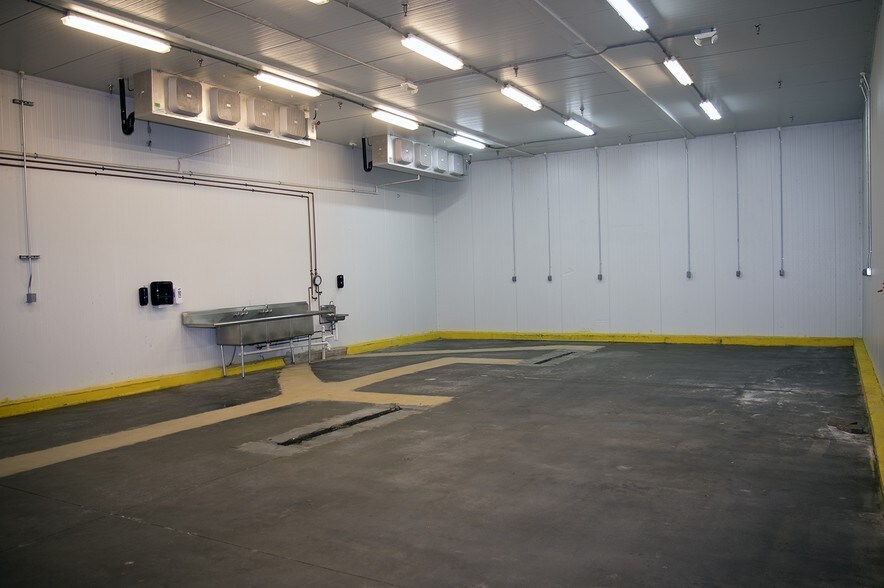 More Photos Of 5150 N State Road 7, North Lauderdale Refrigeration Cold Storage For Lease