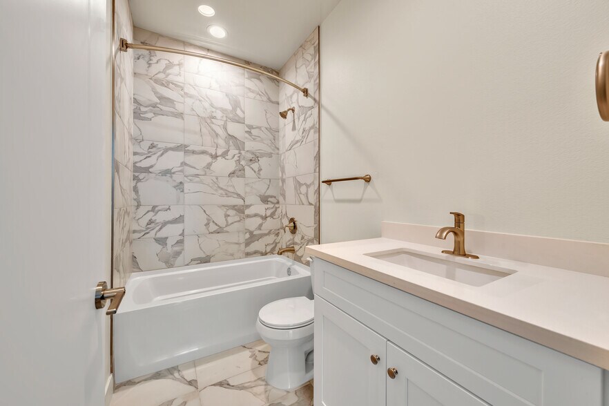 More Photos Of 33912 Whispering Palms Trail, Cathedral City Apartments For Sale