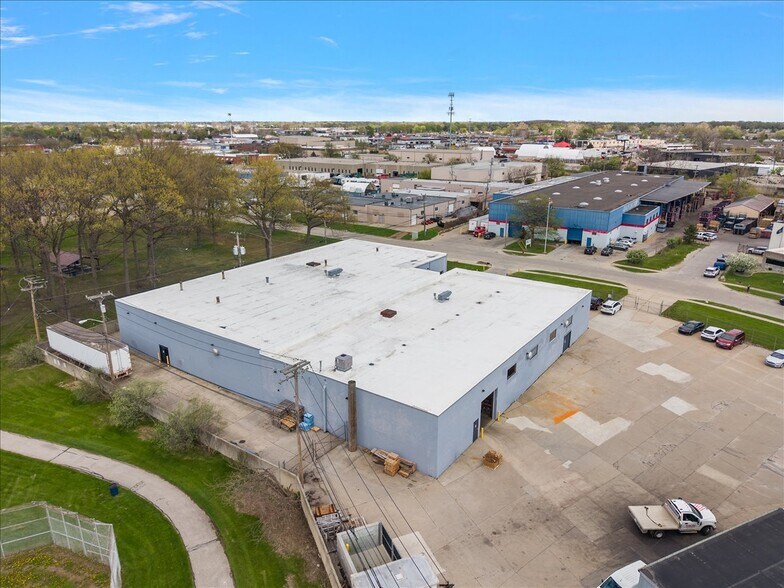 More Photos Of 30759 Edison Dr, Roseville Warehouse For Sale