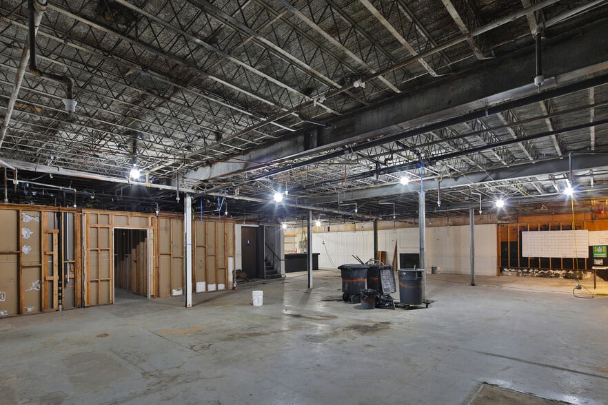 More Photos Of 420-428 N Beverly Dr, Beverly Hills Storefront For Lease