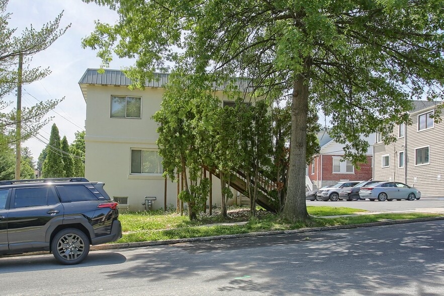 More Photos Of 6 S 15th St, Camp Hill Office For Sale