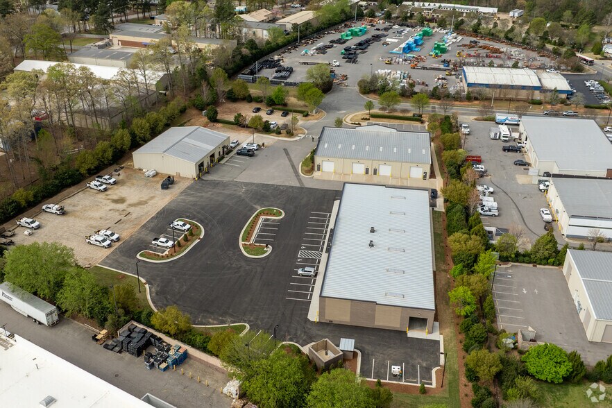 More Photos Of 3133 Garner Station Blvd, Raleigh Warehouse For Lease