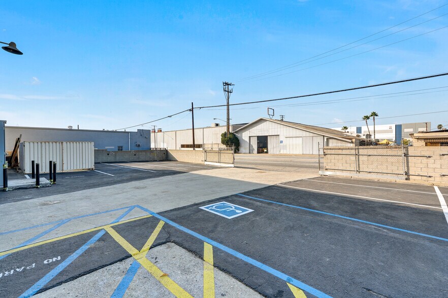 More Photos Of 400-410 S Irwindale Ave, Azusa Warehouse For Sale