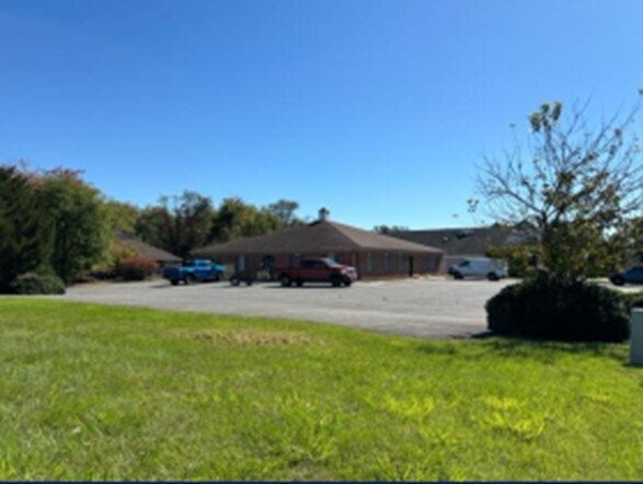 More Photos Of 2815 Linkhorne Dr, Lynchburg Office For Sale