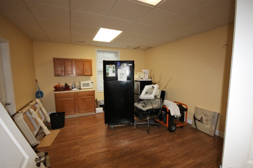 More Photos Of 91 Gleneida Ave, Carmel Office For Sale