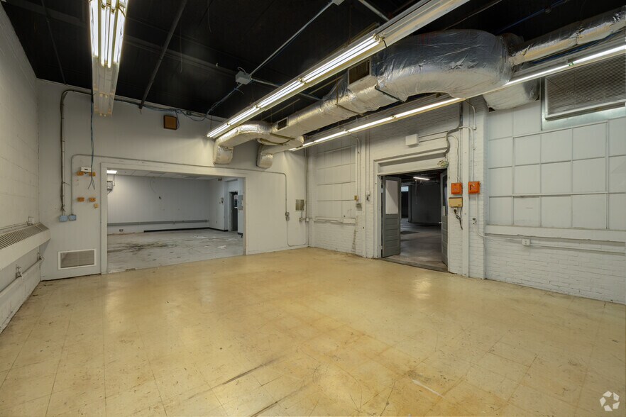 More Photos Of 650 Franklin Ave, Hartford Manufacturing For Sale