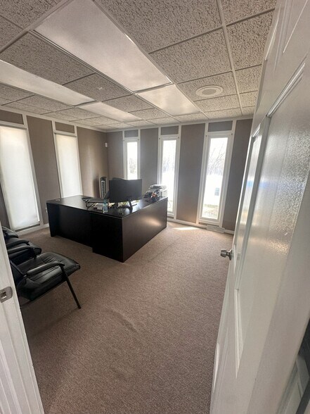 More Photos Of 1405 Old Grove Rd, Greenville Office For Sale