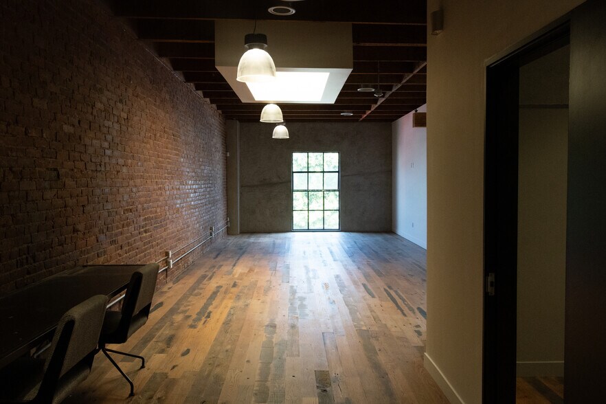 More Photos Of 58 Windward Ave, Venice Storefront Retail Office For Lease